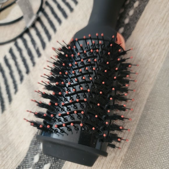 FoxyBae Rose Gold Blowout Dryer Brush - Picture 3 of 3